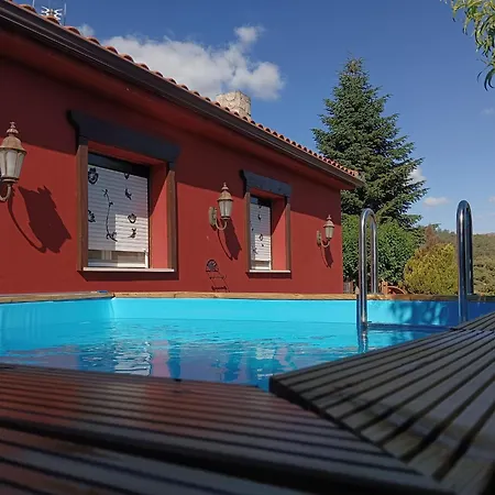 El Fresno-familia, Piscina, Jacuzzi, Barbacoa, Mascotas * Burgohondo